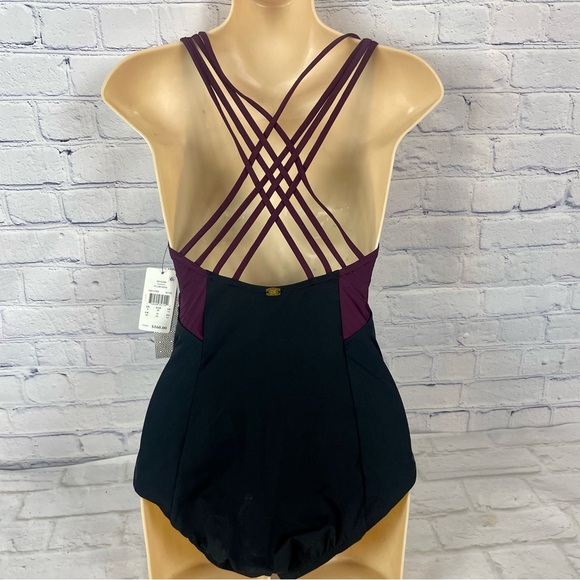 Amoressa Miraclesuit Phantom Horizon One Piece Swimsuit 8 Plum Black 6516298 - Picture 7 of 7